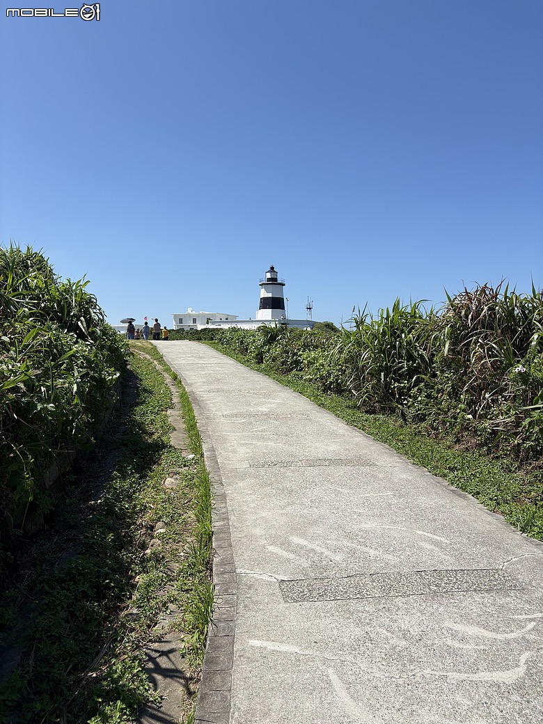 【北海岸親子踏青】走到台灣最北端上了一堂戶外課｜富貴角公園、老梅迷宮、綠石槽與富貴角燈塔