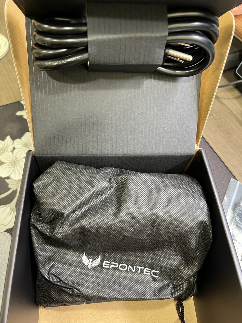 點我看大圖 Epontec MARS 1000W電源 與 Montech TG3玻璃海景機殼開箱