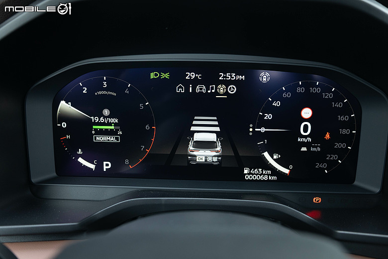 Mitsubishi 第四代小改款 Outlander 試駕｜四驅、5+2人座通通有，頂規直接給你大滿配！