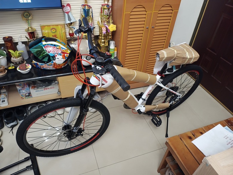 Yahoo購物中心購買SPORTONE U25 LITE(代理商 愛魔豆國際有限公司)自行車，組裝後發現前輪偏擺、變速異常，退貨處理紀錄