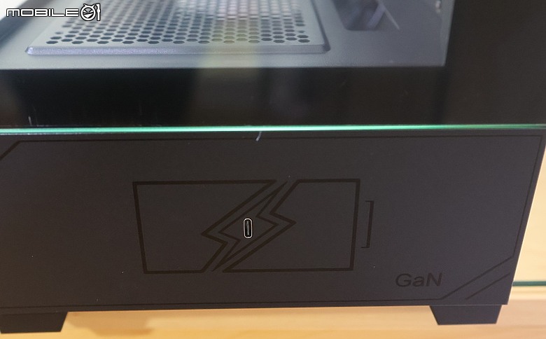 點我看大圖 低價海景房內建 60W GaN 快充|視博通 SAP320(B)