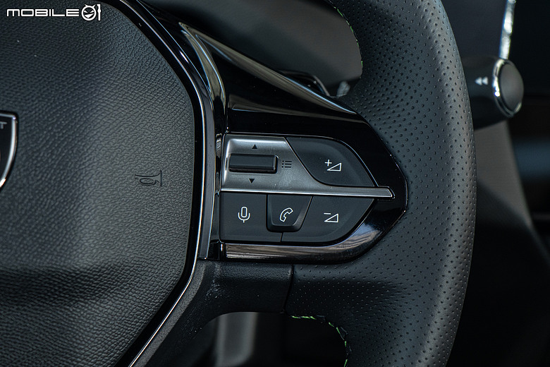 Peugeot 408 小改款試駕|帥只是基本,開過更懂它的動人!