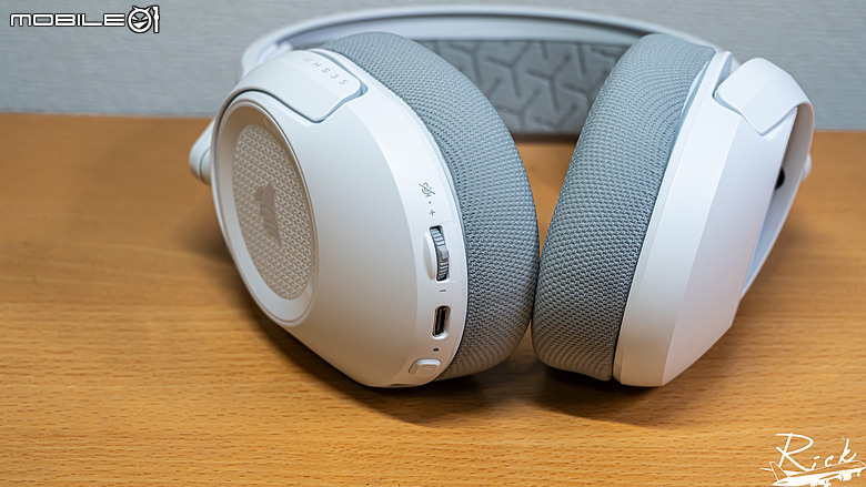 點我看大圖 【開箱】入門Dolby Atmos三模無線耳機 | CORSAIR HS35 v3 WIRELESS WHITE