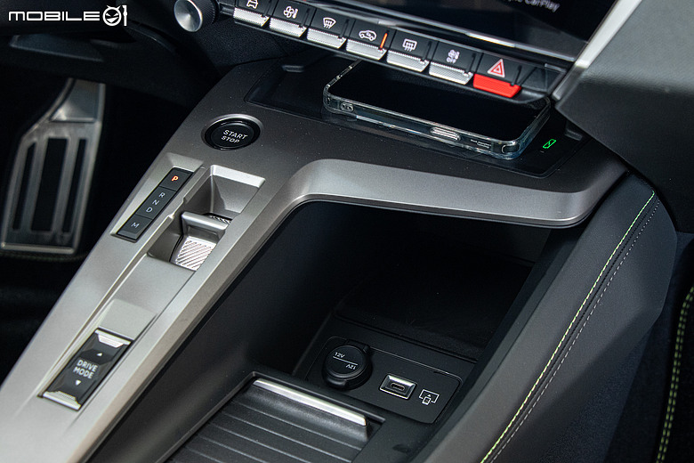 Peugeot 408 小改款試駕|帥只是基本,開過更懂它的動人!