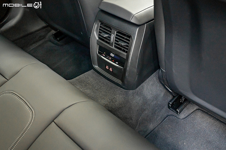 BMW 318i Touring M Sport 試駕|帥勁跑格、價格OK!