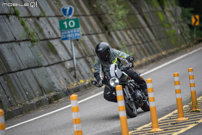 Triumph Thruxton 400試駕報告｜回到夢開始的地方