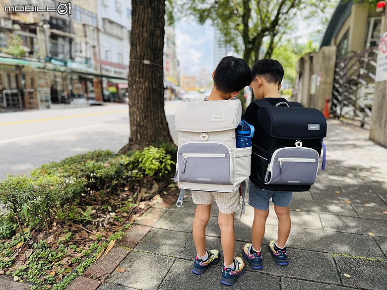 點我看大圖 小一新生活的第一個書包|IMPACT 怡寶莫蘭迪系列懸浮磁釦標準型護脊書包 開箱