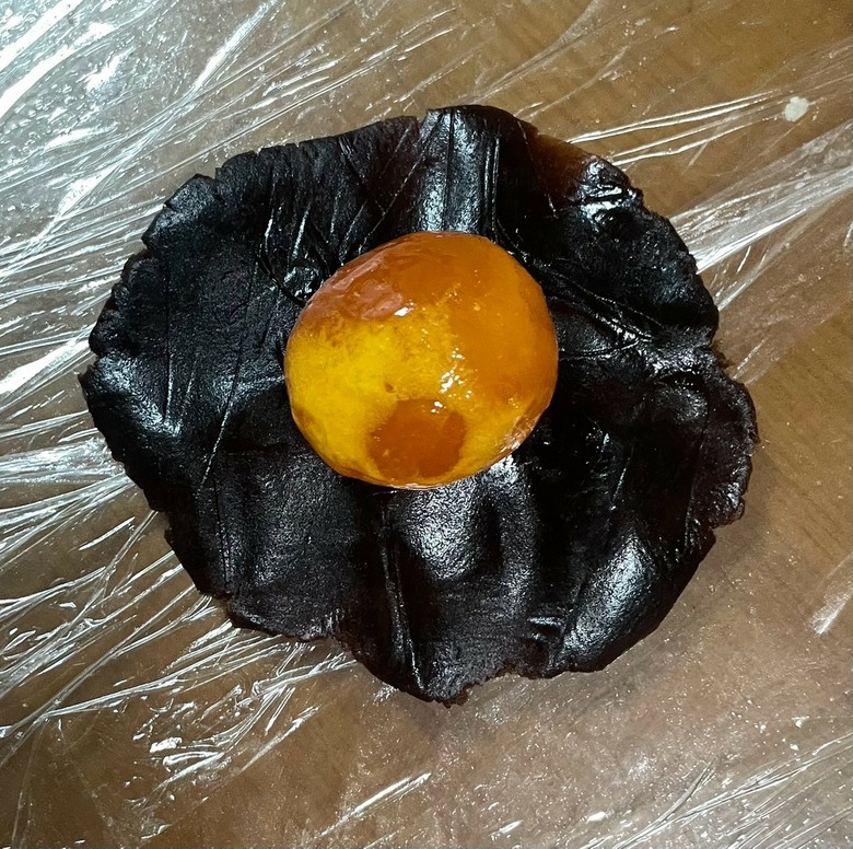 中秋節應景 自己做蛋黃酥