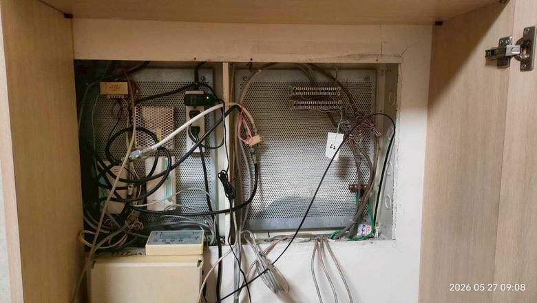 ［分享］高雄鳳山透天弱電施工：新舊線分層收束、主機歸位，網路由龜速升到525/上傳515，對講機整合門禁手機開門！