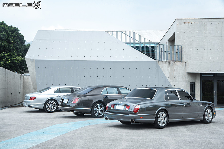 老派機械與電氣化時代的相遇｜Bentley Arnage T與Flying Spur Hybrid