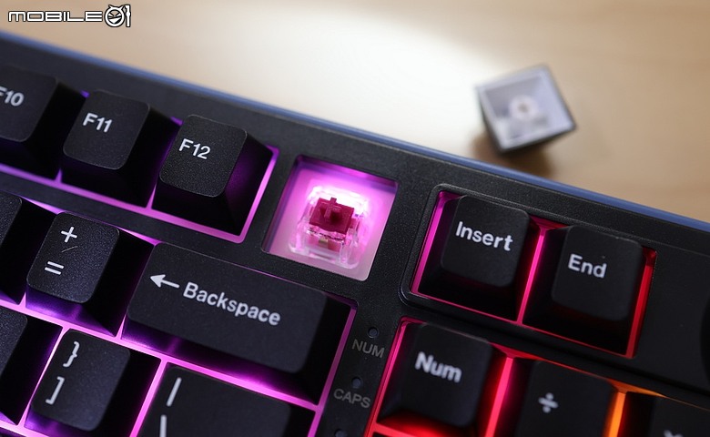 點我看大圖 VIA 軟體支援 Ducky OK-M-98 緊湊型全尺寸入門三模無線機械鍵盤