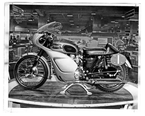 Triumph Thruxton 400試駕報告｜回到夢開始的地方