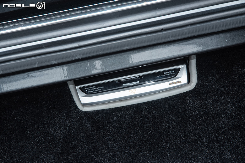 老派機械與電氣化時代的相遇｜Bentley Arnage T與Flying Spur Hybrid
