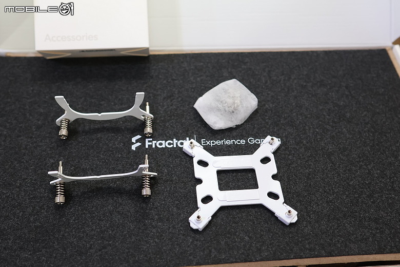 點我看大圖 北歐風簡約設計水冷 Fractal Design Radius 360