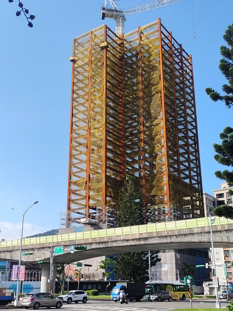 用爛鋼骨的建設公司--士林開發股份有限公司-東源營造工程股份有限公司