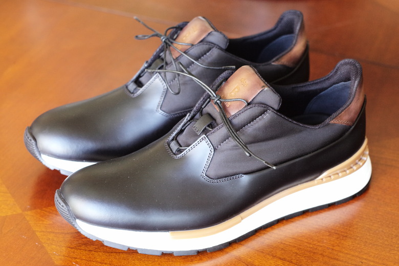 點我看大圖 懶人鞋:Zegna Triple Stitch vs. Berluti Fast Track Slip On