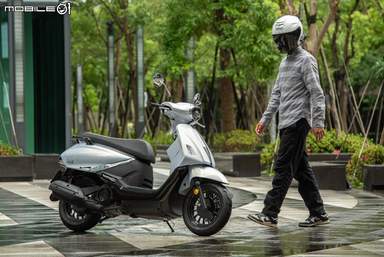 SYM Fiddle 158 DX 電驅版登場，市占率與車款一起電推至最高峰！