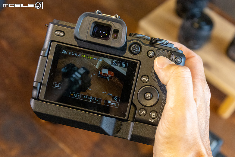 Canon EOS R8 Mark II 動手玩｜內外大升級、單機身五萬有找！