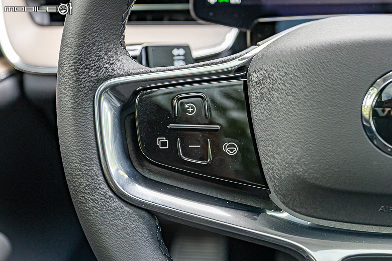 Volvo EX90 試駕|以北歐氛圍重新定義旗艦,引領品牌邁入新世紀的純電七人休旅!