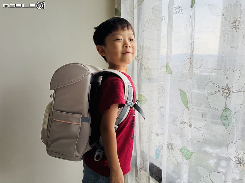 點我看大圖 小一新生活的第一個書包|IMPACT 怡寶莫蘭迪系列懸浮磁釦標準型護脊書包 開箱