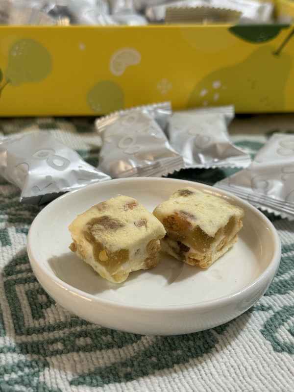 中秋禮盒換個口味|台酒紅麴百香果酥、寡糖柚香雪花酥開箱