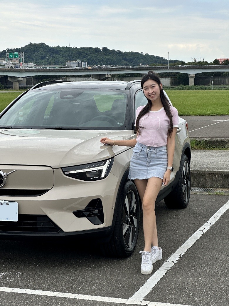 表妹以為Volvo展間只有車，其實不是