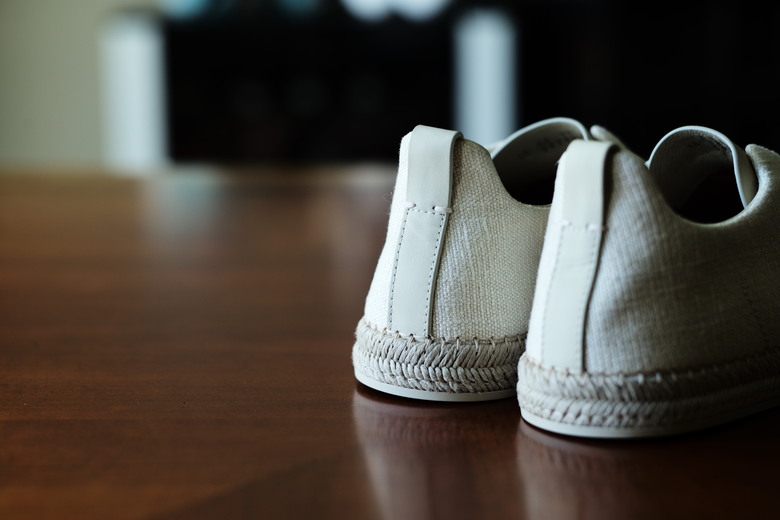 點我看大圖 懶人鞋:Zegna Triple Stitch vs. Berluti Fast Track Slip On
