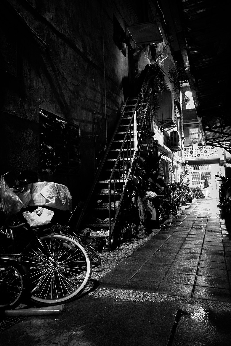 重新發現黑白的魅力｜台灣街頭攝影｜Ricoh GR IV Monochrome