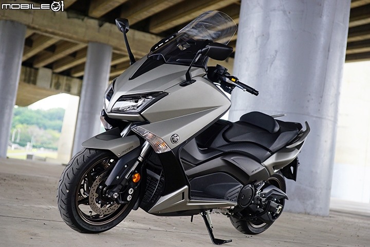 YAMAHA TMAX 560 TECH MAX 試駕｜羊皇無須多言，無可取代的王者