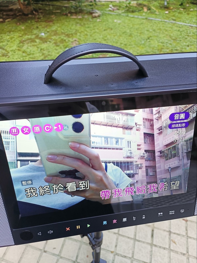 #開箱 大家庭必備音圓PARTY唱歌機