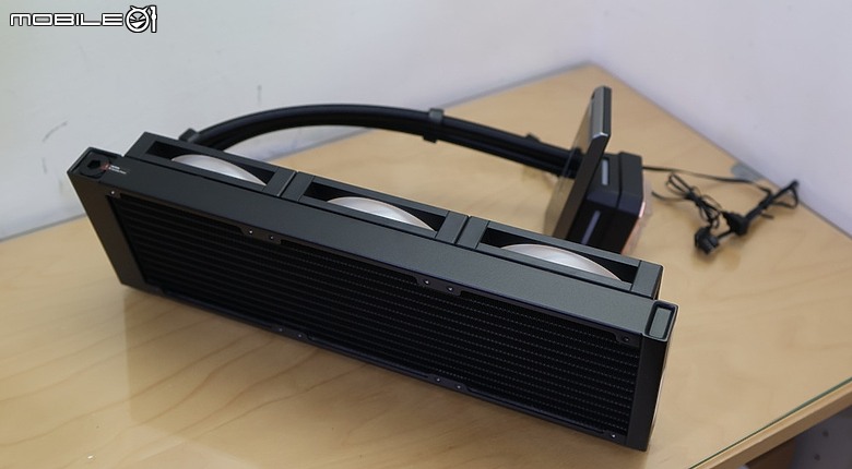 4.5吋大螢幕 AIO 九州風神 LT360 VISION ARGB