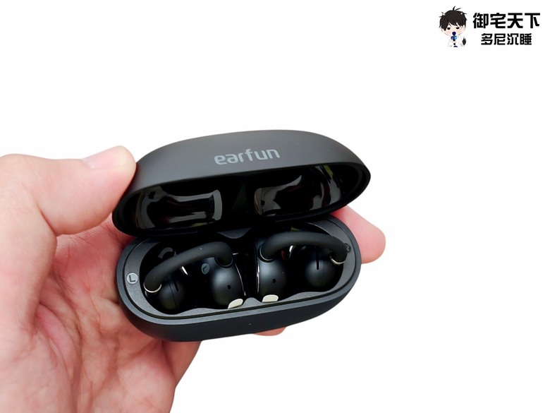 開箱|Earfun Clip 2 開放式耳夾藍牙耳機 - 親民價位又有規格配置,超好戴氣傳導耳夾式之作!