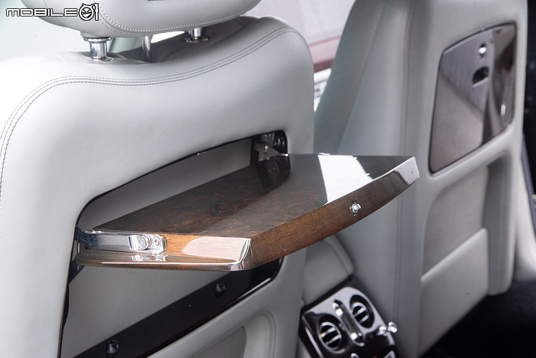 老派機械與電氣化時代的相遇｜Bentley Arnage T與Flying Spur Hybrid