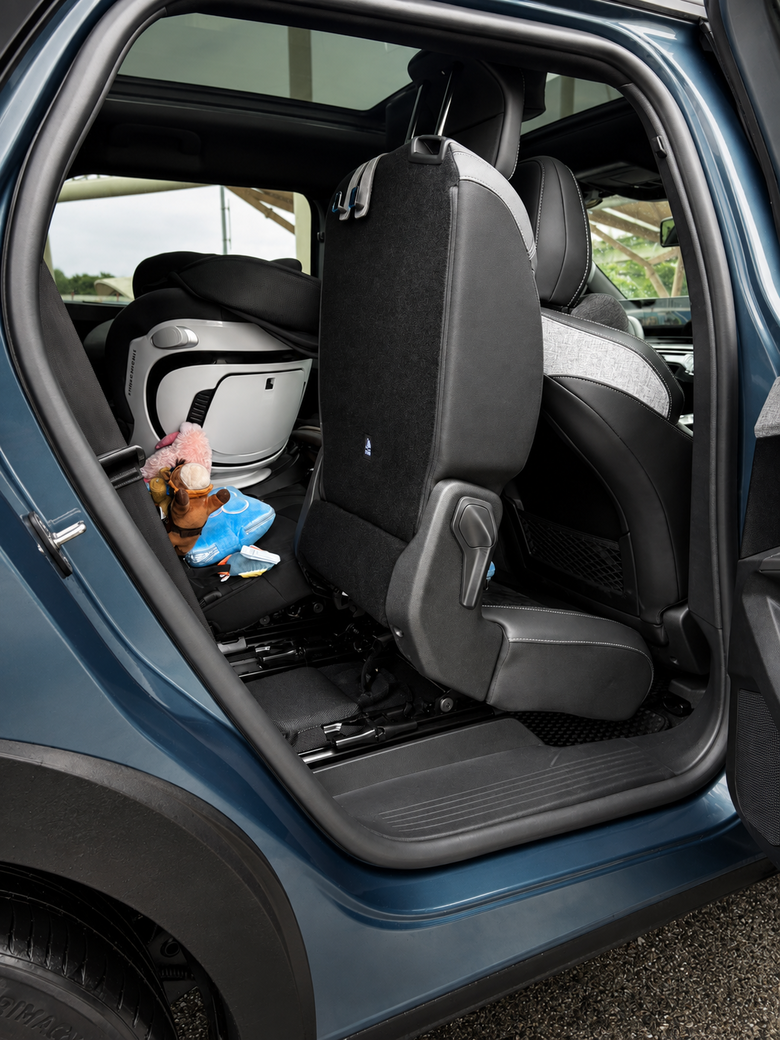 最後還是選了 Peugeot 5008