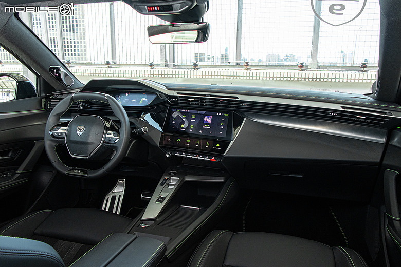 Peugeot 408 小改款試駕|帥只是基本,開過更懂它的動人!
