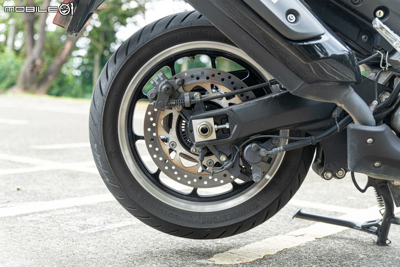 YAMAHA TMAX 560 TECH MAX 試駕｜羊皇無須多言，無可取代的王者