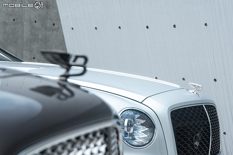 老派機械與電氣化時代的相遇｜Bentley Arnage T與Flying Spur Hybrid