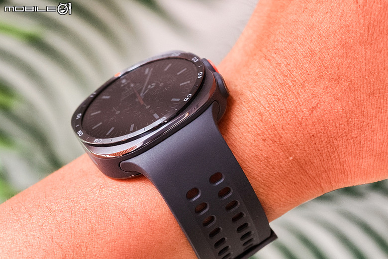 Samsung Galaxy Watch Ultra 2 極限評測|質感百搭、續航翻倍,征服山海的全能旗艦!