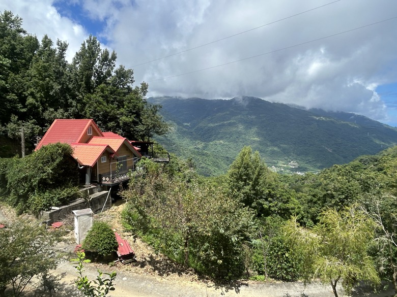 盡 享 台 東 山 海 美 景 - 多 金 縱 走