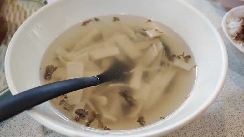 我們家的三天兩夜南投之旅 - 頂級民宿秋山居 / 春秋山林 / 埔里汶米食坊 / 妮娜巧克力城堡 / 七里香甕窯雞 / 日月潭大淶閣飯店 / 日月行館星空酒廊 / 蠻荒咖啡