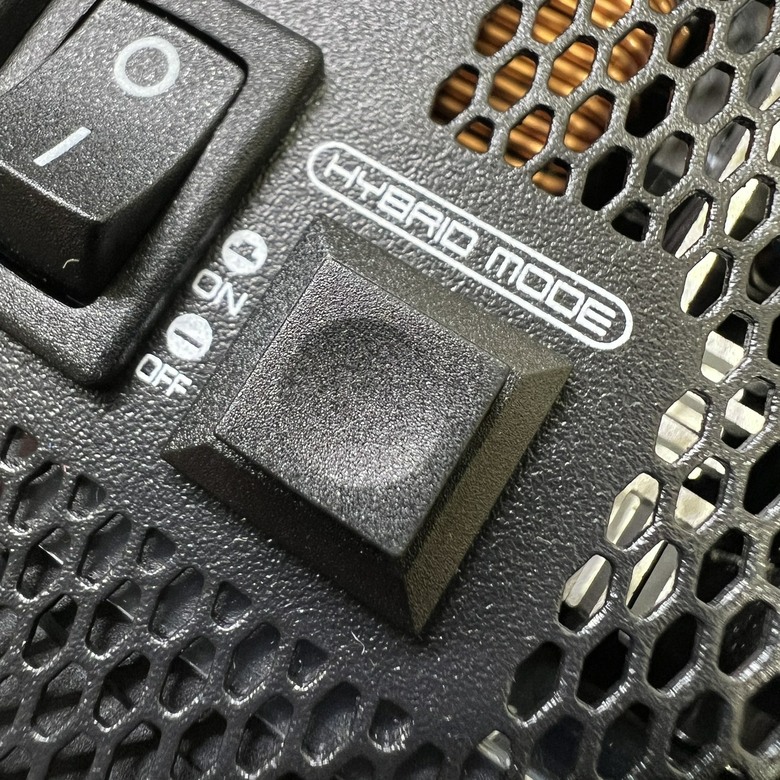 點我看大圖 Epontec MARS 1000W電源 與 Montech TG3玻璃海景機殼開箱