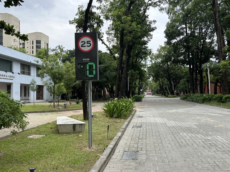 懷 念 台 南 車 站 府 城 半 日 騎 遊