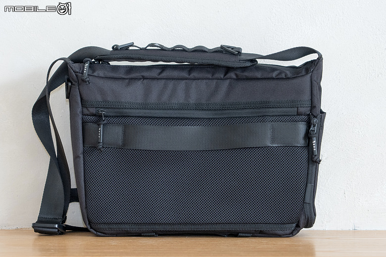 電競信仰×低調機能！ROG Archer Messenger 14 / Backpack 16 開箱
