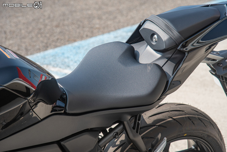 2026 YAMAHA YZF-R7賽道試駕｜不只換造型加電控！操駕體質全面進化的完美玩樂車！
