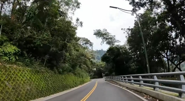 25%爆心跳極陡坡!日月潭加碼潭南天主堂,騎上去真的會見耶穌?