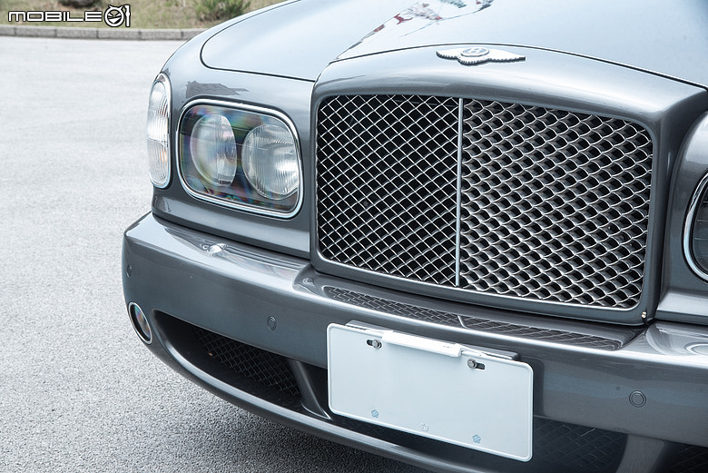 老派機械與電氣化時代的相遇｜Bentley Arnage T與Flying Spur Hybrid