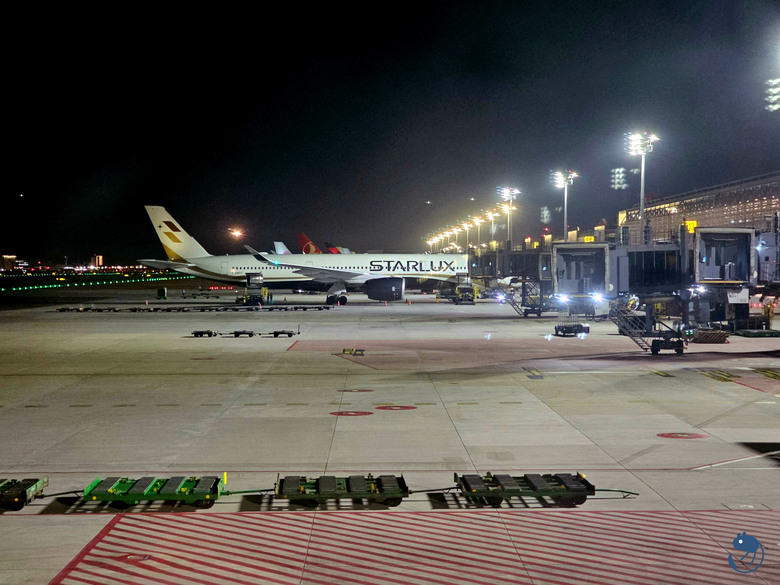 日本-大阪|長榮 BR129 777-300ER 大阪關西 KIX-台北 TPE 皇璽桂冠艙 商務艙 飛行紀錄