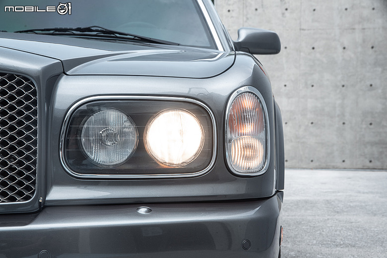 老派機械與電氣化時代的相遇｜Bentley Arnage T與Flying Spur Hybrid