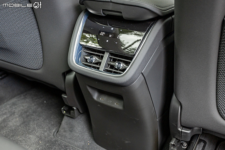 Volvo EX90 試駕|以北歐氛圍重新定義旗艦,引領品牌邁入新世紀的純電七人休旅!