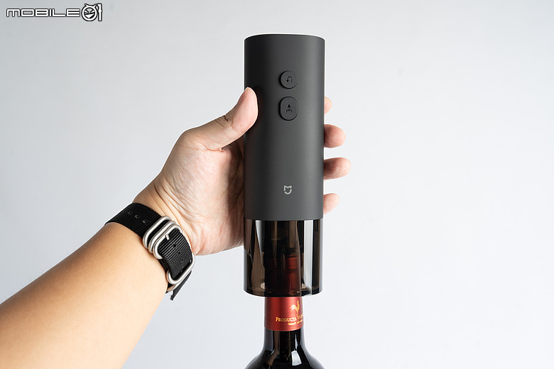小米米家電動紅酒開瓶器值得買嗎?雙鍵操作、內建割箔刀優缺點一次看